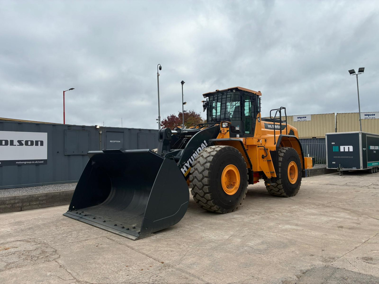 Hyundai HL980A - Wheel loader: picture 1 Hyundai HL980A - Wheel loader: picture 1