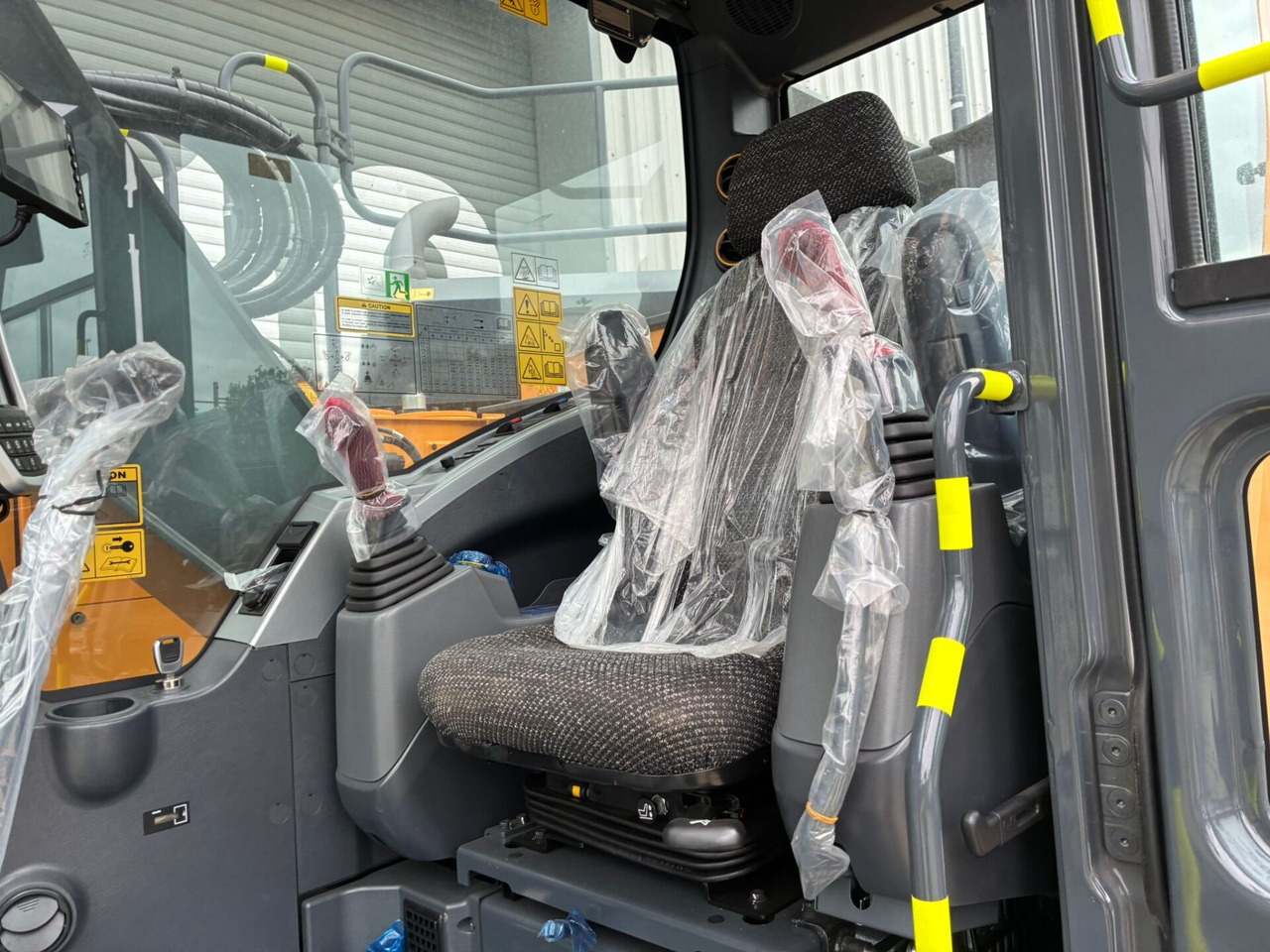 Crawler excavator Hyundai HX145ALCR: picture 15 Crawler excavator Hyundai HX145ALCR: picture 15