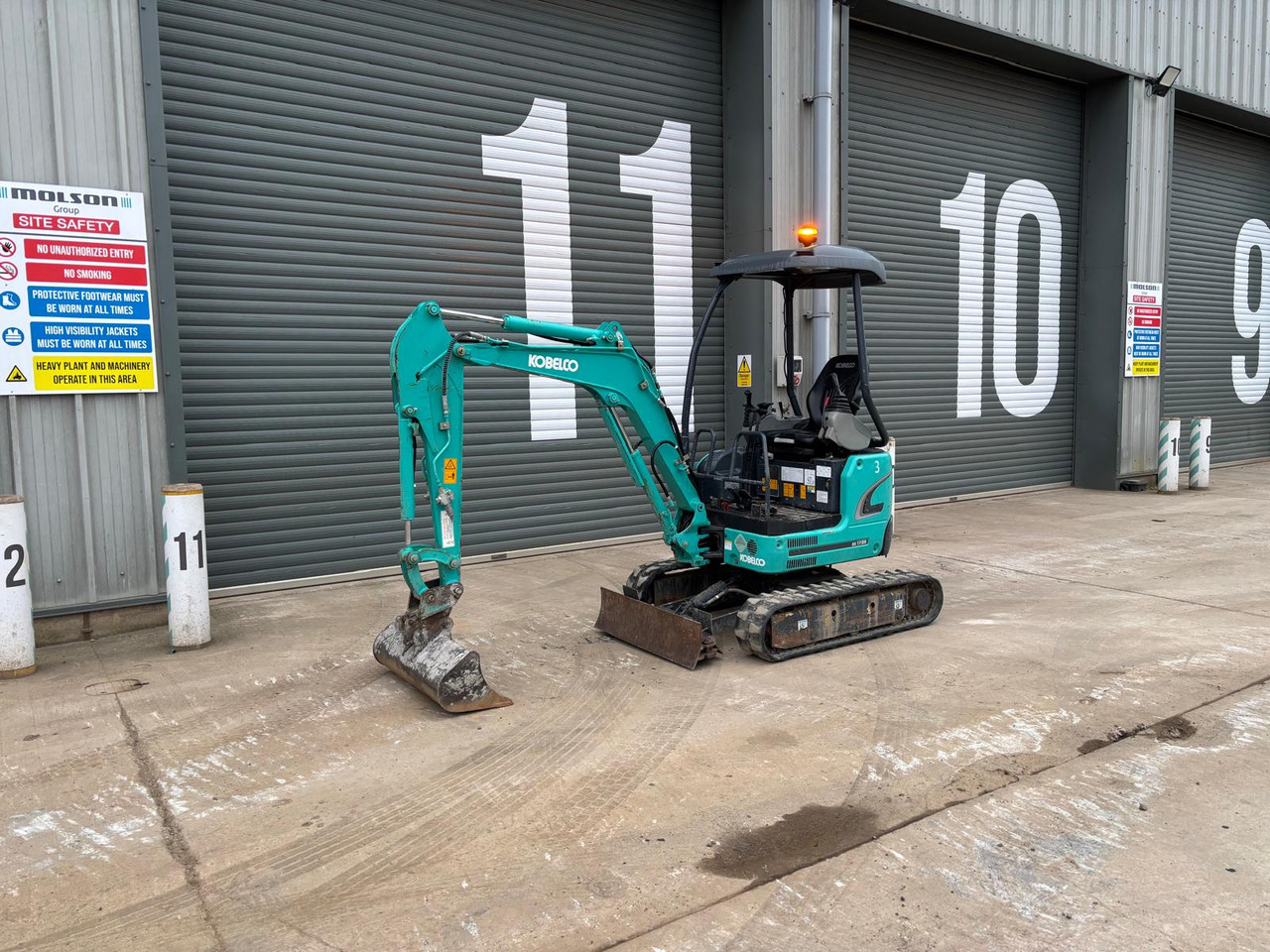 Kobelco SK17SR-3E - Mini excavator: picture 1 Kobelco SK17SR-3E - Mini excavator: picture 1