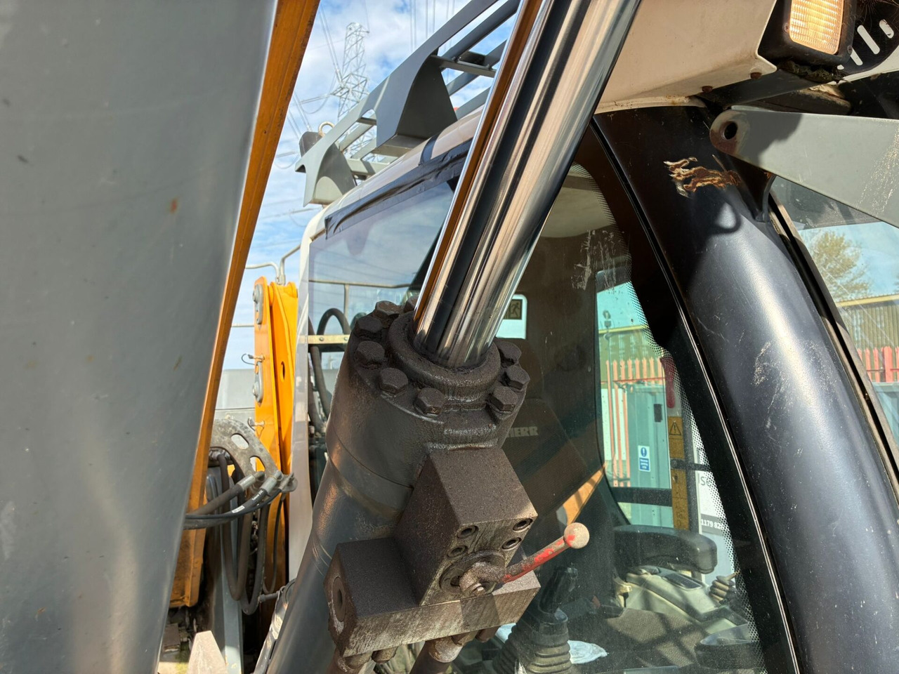 Waste/ Industry handler Liebherr LH40M: picture 12