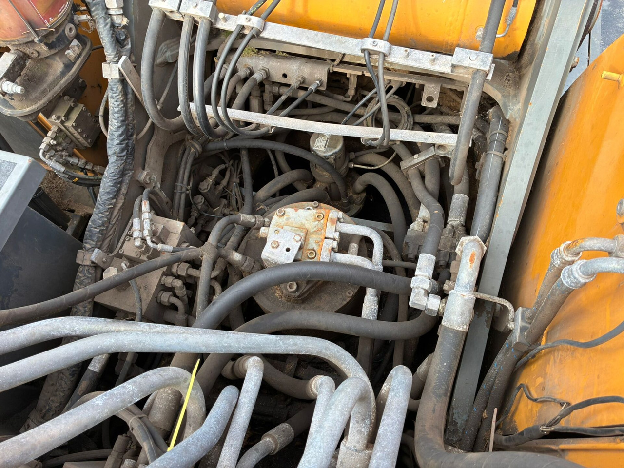 Waste/ Industry handler Liebherr LH40M: picture 17