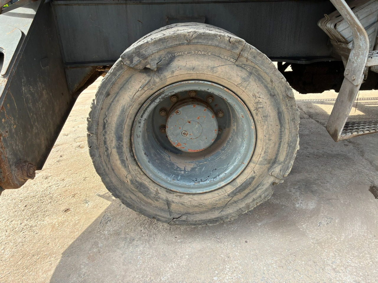 Waste/ Industry handler Liebherr LH40M: picture 34