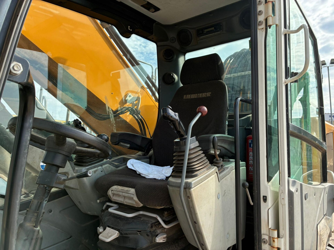 Waste/ Industry handler Liebherr LH40M: picture 21