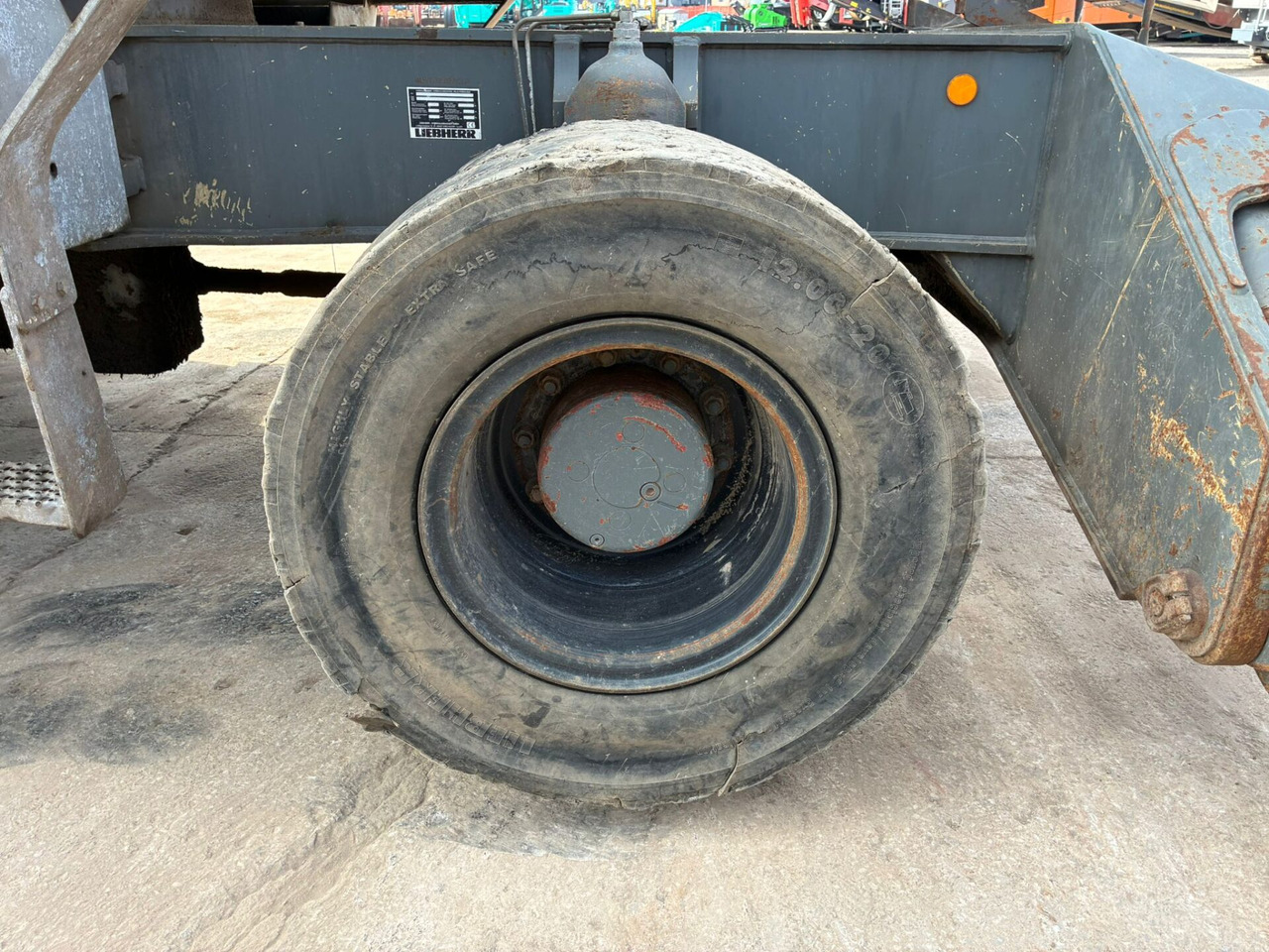 Waste/ Industry handler Liebherr LH40M: picture 35