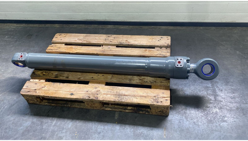 Liebherr Stick Cylinder - Hydraulic cylinder: picture 2 Liebherr Stick Cylinder - Hydraulic cylinder: picture 2