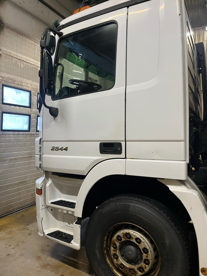 Mercedes-Benz ACTROS 2544 med HIAB 122-E-3 kran 12 tm - Crane truck: picture 5 Mercedes-Benz ACTROS 2544 med HIAB 122-E-3 kran 12 tm - Crane truck: picture 5