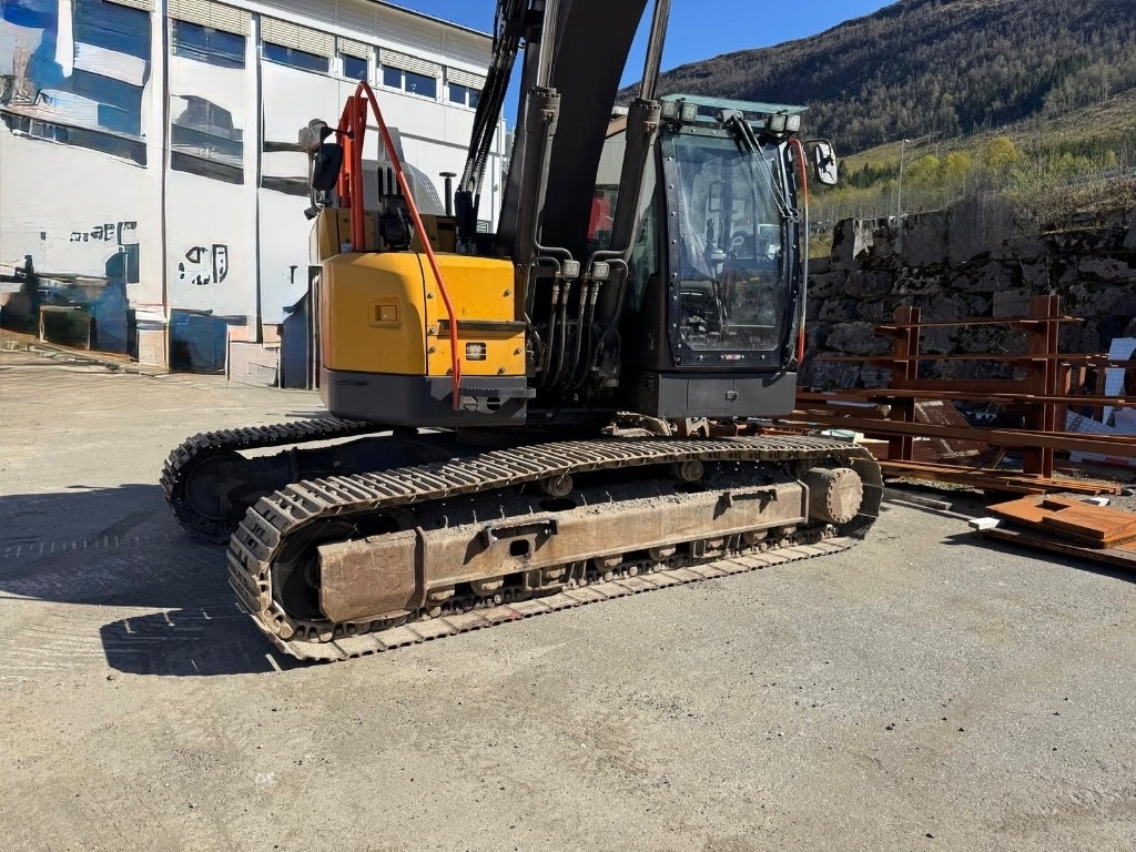 Volvo ECR 235 E - Crawler excavator: picture 4 Volvo ECR 235 E - Crawler excavator: picture 4