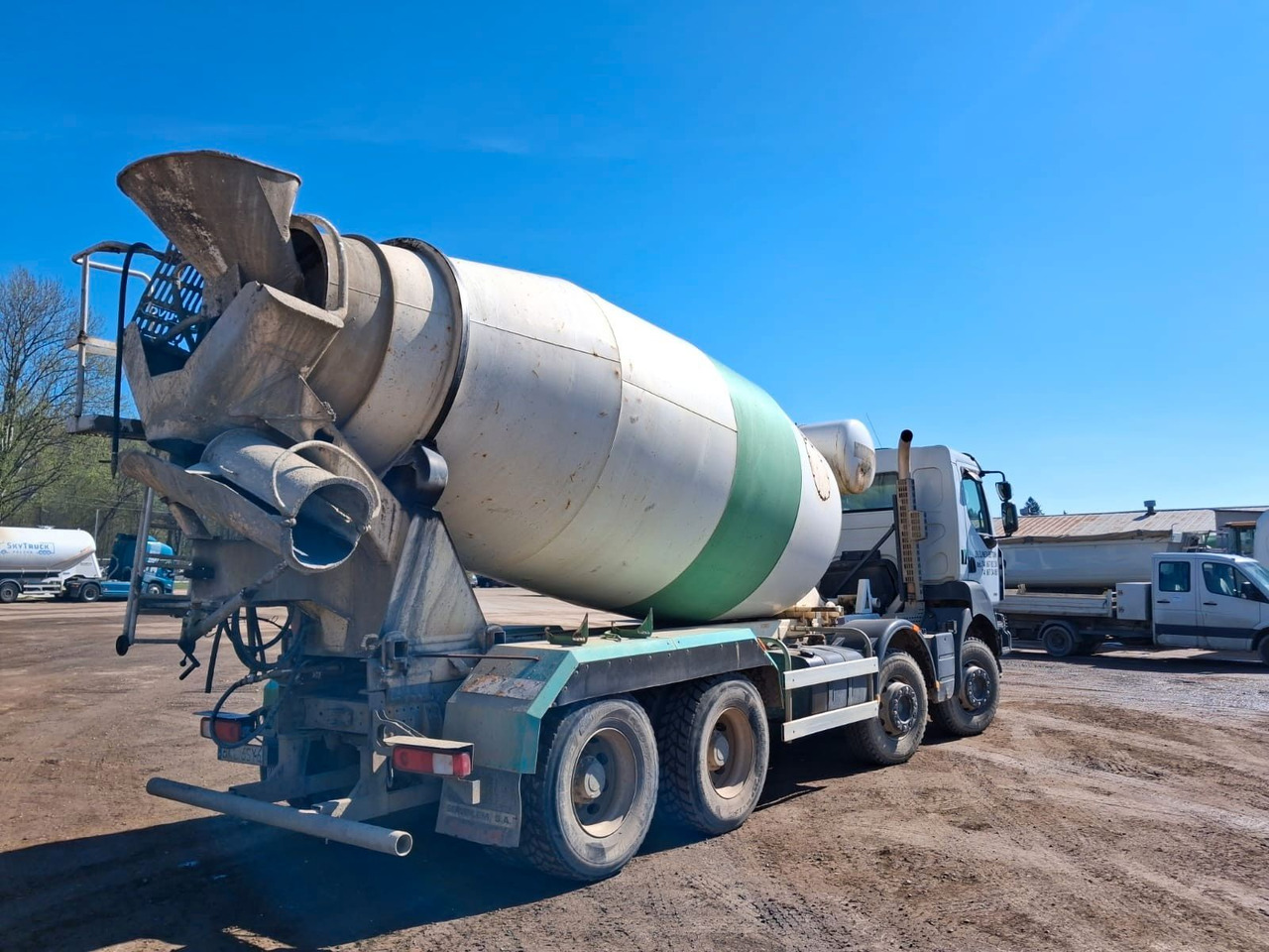 Renault KERAX 370 BARYVAL 10 M3 - Concrete mixer truck: picture 4 Renault KERAX 370 BARYVAL 10 M3 - Concrete mixer truck: picture 4