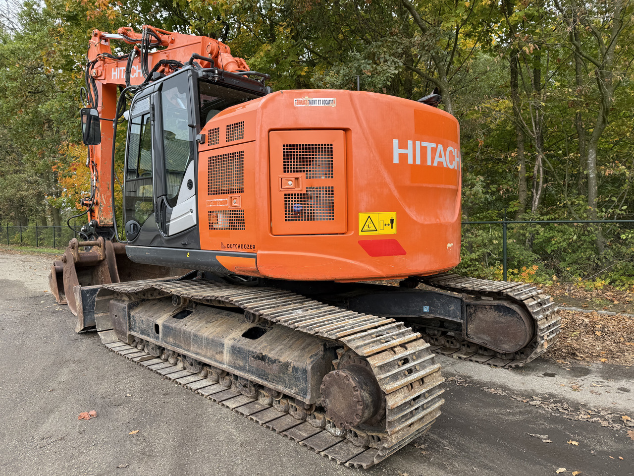 Hitachi ZX225USLC-6 - Crawler excavator: picture 3 Hitachi ZX225USLC-6 - Crawler excavator: picture 3