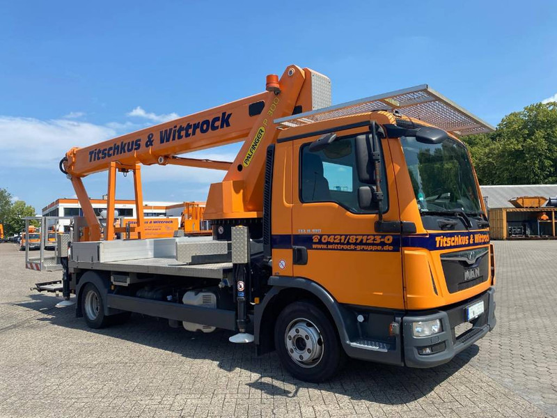 Truck mounted aerial platform Palfinger P 300: picture 9