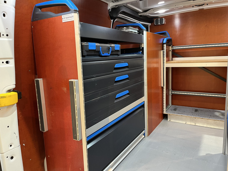 Small van Ford Transit Custom 340 2.0 TDCI L1H1 Trend 130 PK Servicebus / Sortimo Inrichting / Euro 6 / Schuifdeur L + R / 220V. / Airco / Cruise Control / PDC / CarPlay / Trekhaak / Navigatie /: picture 11