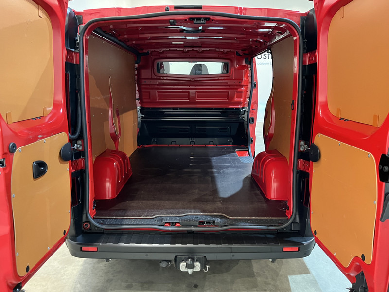 Renault Trafic 2.0 dCi 170 PK L1H1 / Euro 6 / Airco / Cruise Control / PDC / CarPlay / Navigatie / Trekhaak / LED / 3-Zits - Small van: picture 5 Renault Trafic 2.0 dCi 170 PK L1H1 / Euro 6 / Airco / Cruise Control / PDC / CarPlay / Navigatie / Trekhaak / LED / 3-Zits - Small van: picture 5