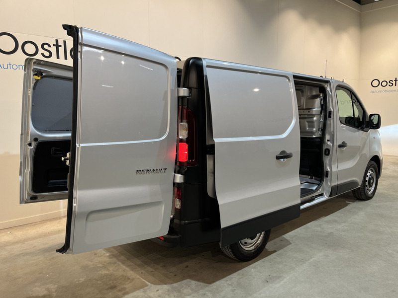 Small van Renault Trafic 2.0 dCi L1H1 120 PK Servicebus / Sortimo Inrichting / Euro 6 / Airco / Camera / CarPlay / Cruise Control / Navigatie / 3-Zits / 27.800 KM !! / BPM VRIJ !!: picture 18