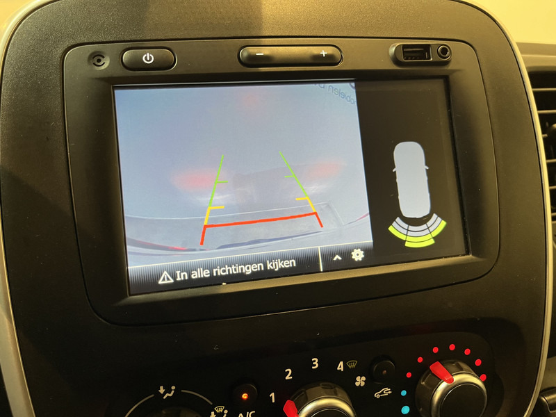Small van Renault Trafic 2.0 dCi L1H1 120 PK Servicebus / Sortimo Inrichting / Euro 6 / Airco / Camera / CarPlay / Cruise Control / Navigatie / 3-Zits / 27.800 KM !! / BPM VRIJ !!: picture 8