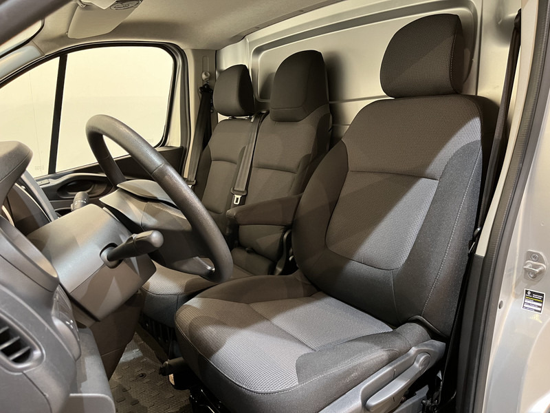 Small van Renault Trafic 2.0 dCi L1H1 120 PK Servicebus / Sortimo Inrichting / Euro 6 / Airco / Camera / CarPlay / Cruise Control / Navigatie / 3-Zits / 27.800 KM !! / BPM VRIJ !!: picture 6