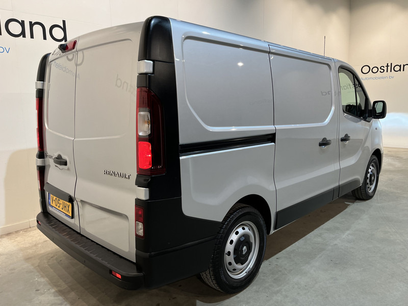 Small van Renault Trafic 2.0 dCi L1H1 120 PK Servicebus / Sortimo Inrichting / Euro 6 / Airco / Camera / CarPlay / Cruise Control / Navigatie / 3-Zits / 27.800 KM !! / BPM VRIJ !!: picture 17