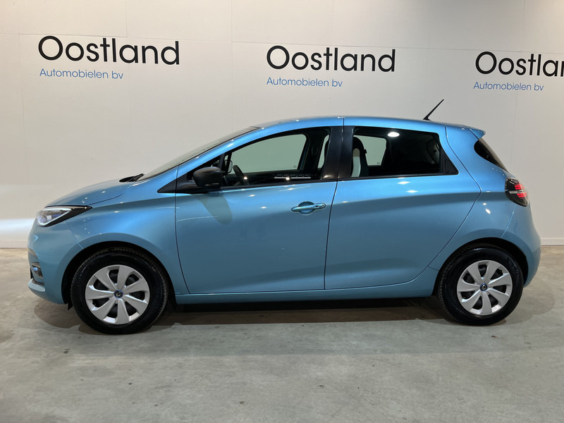 Renault ZOE R110 Life 52 kWh (Accuhuur) / Carplay / Airco / Cruise Control / 100% elektrisch / 31.200 KM !! Prijs ex BTW € 7.850,- - Hatchback: picture 2 Renault ZOE R110 Life 52 kWh (Accuhuur) / Carplay / Airco / Cruise Control / 100% elektrisch / 31.200 KM !! Prijs ex BTW € 7.850,- - Hatchback: picture 2
