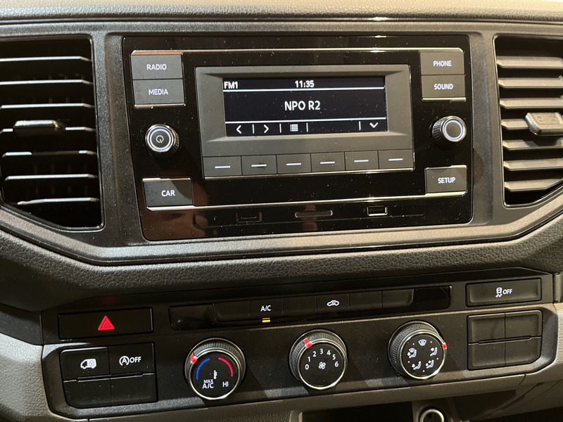 Small van Volkswagen Crafter 2.0 TDI L3H3 / Euro 6 / Airco / Cruise Control / 3-Zits / 67.200 KM !! / BPM VRIJ !!: picture 6