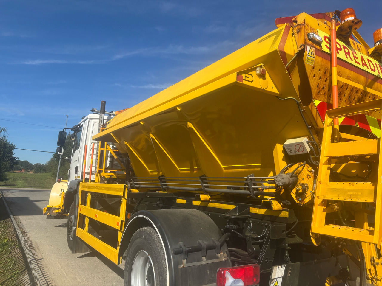 MAN TGM 18.290 4x4 BB GRITTER/SPREADER/PLOUGH - Snow removal vehicle: picture 4 MAN TGM 18.290 4x4 BB GRITTER/SPREADER/PLOUGH - Snow removal vehicle: picture 4
