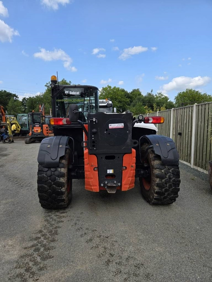 Bobcat TL 38.70 HF AGRI - Telescopic handler: picture 3 Bobcat TL 38.70 HF AGRI - Telescopic handler: picture 3