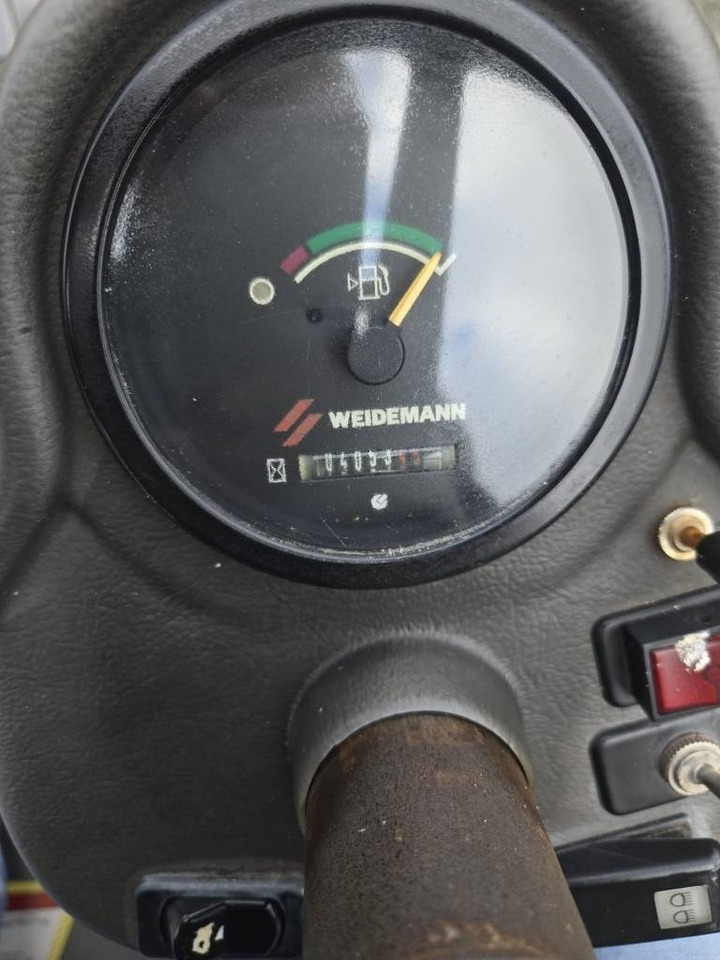 Compact loader Weidemann 1240: picture 16