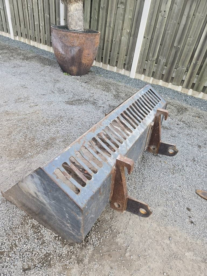 Compact loader Weidemann 1240: picture 11