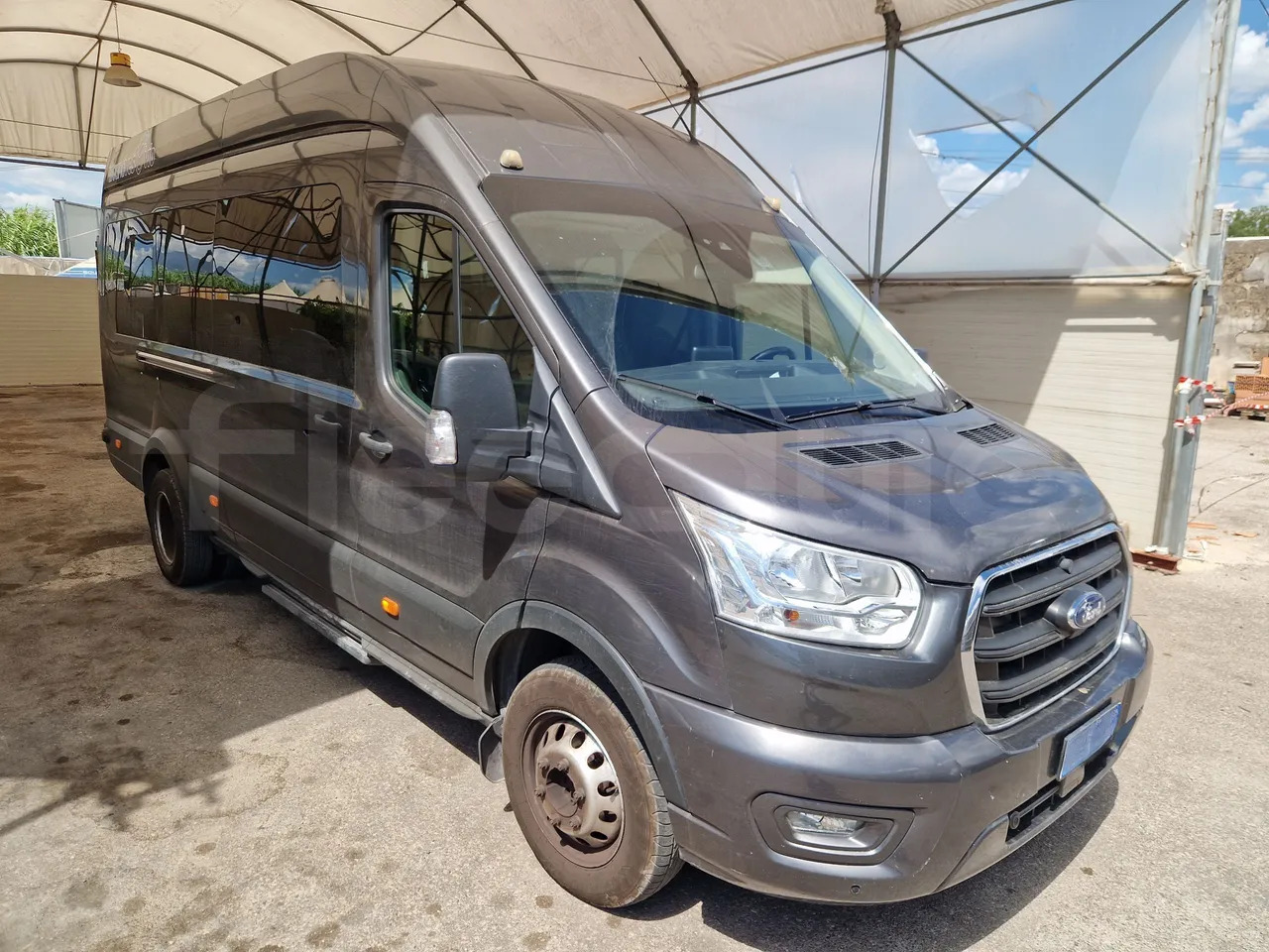 Ford Transit - Suburban bus: picture 1 Ford Transit - Suburban bus: picture 1