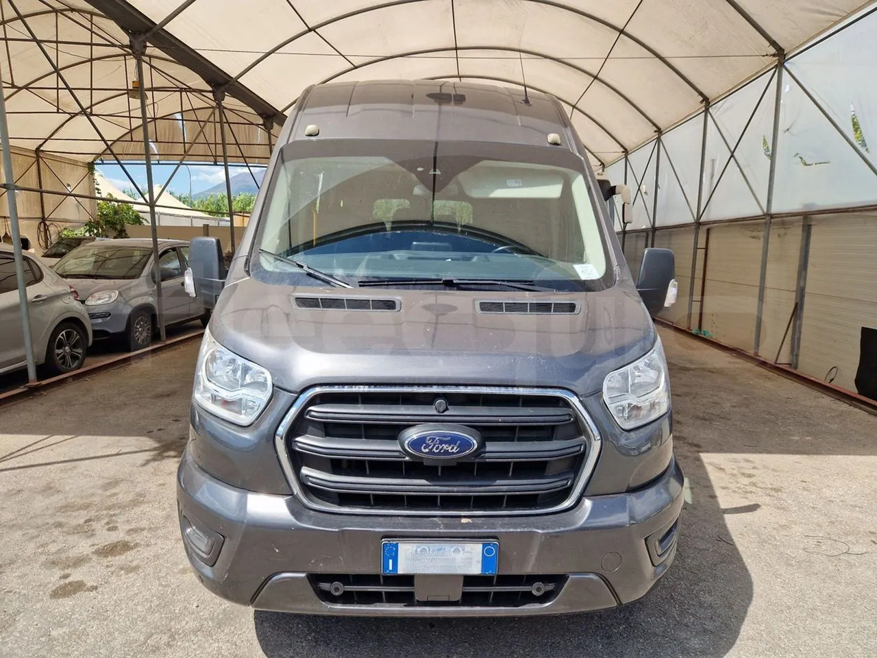 Ford Transit - Suburban bus: picture 2 Ford Transit - Suburban bus: picture 2