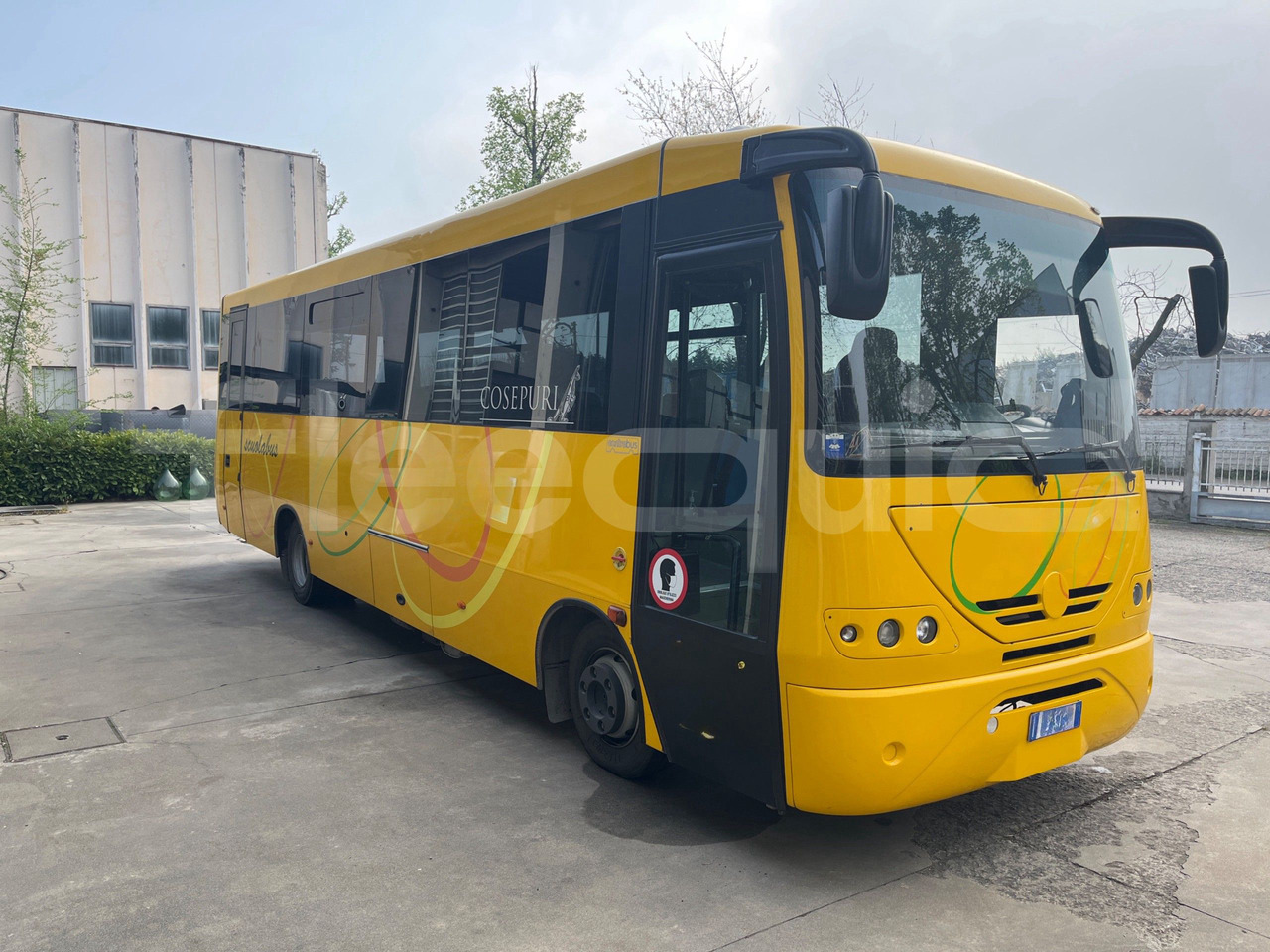 Iveco 100/E4 - School bus: picture 1 Iveco 100/E4 - School bus: picture 1