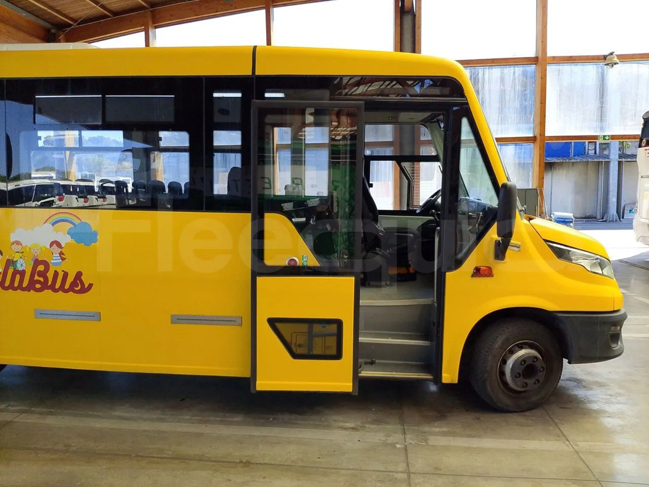 School bus Iveco Indcar: picture 11