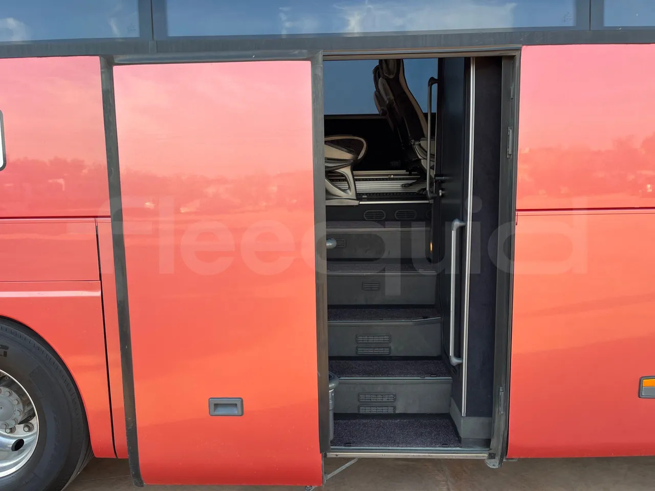 Coach Mercedes-Benz Tourismo: picture 17 Coach Mercedes-Benz Tourismo: picture 17