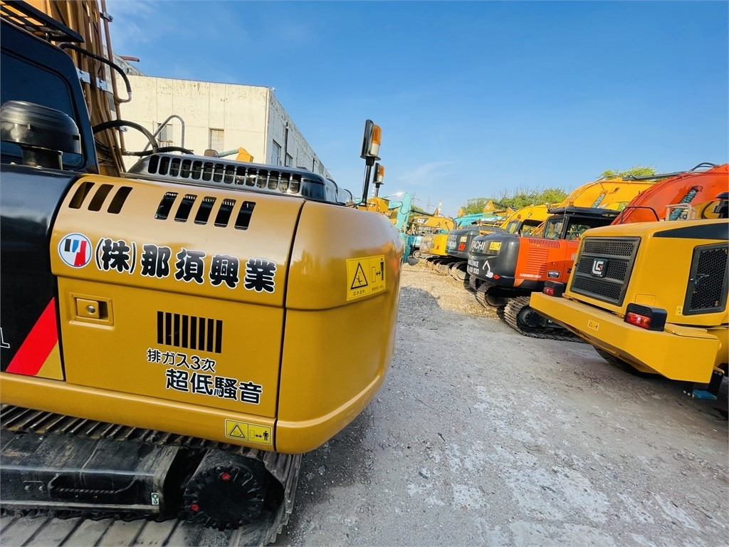CAT 320d2l - Crawler excavator: picture 5 CAT 320d2l - Crawler excavator: picture 5