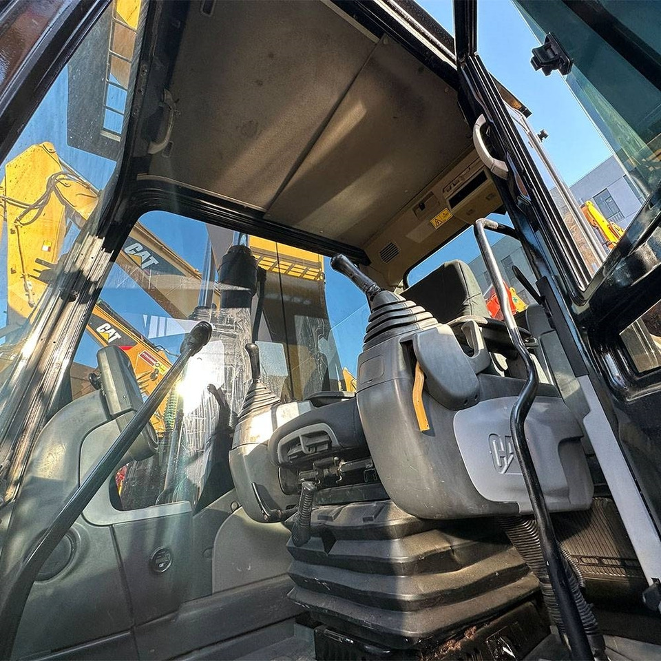 CAT 323 D - Crawler excavator: picture 4 CAT 323 D - Crawler excavator: picture 4