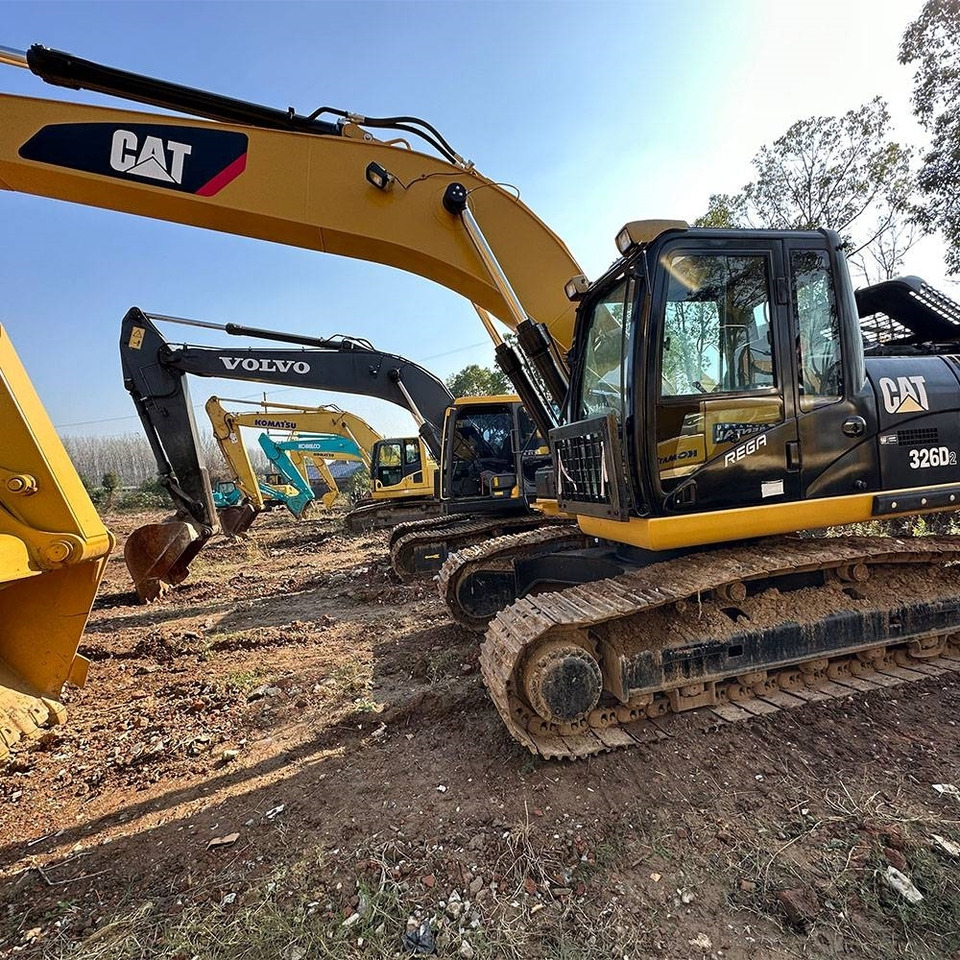 CAT 326D - Crawler excavator: picture 1 CAT 326D - Crawler excavator: picture 1