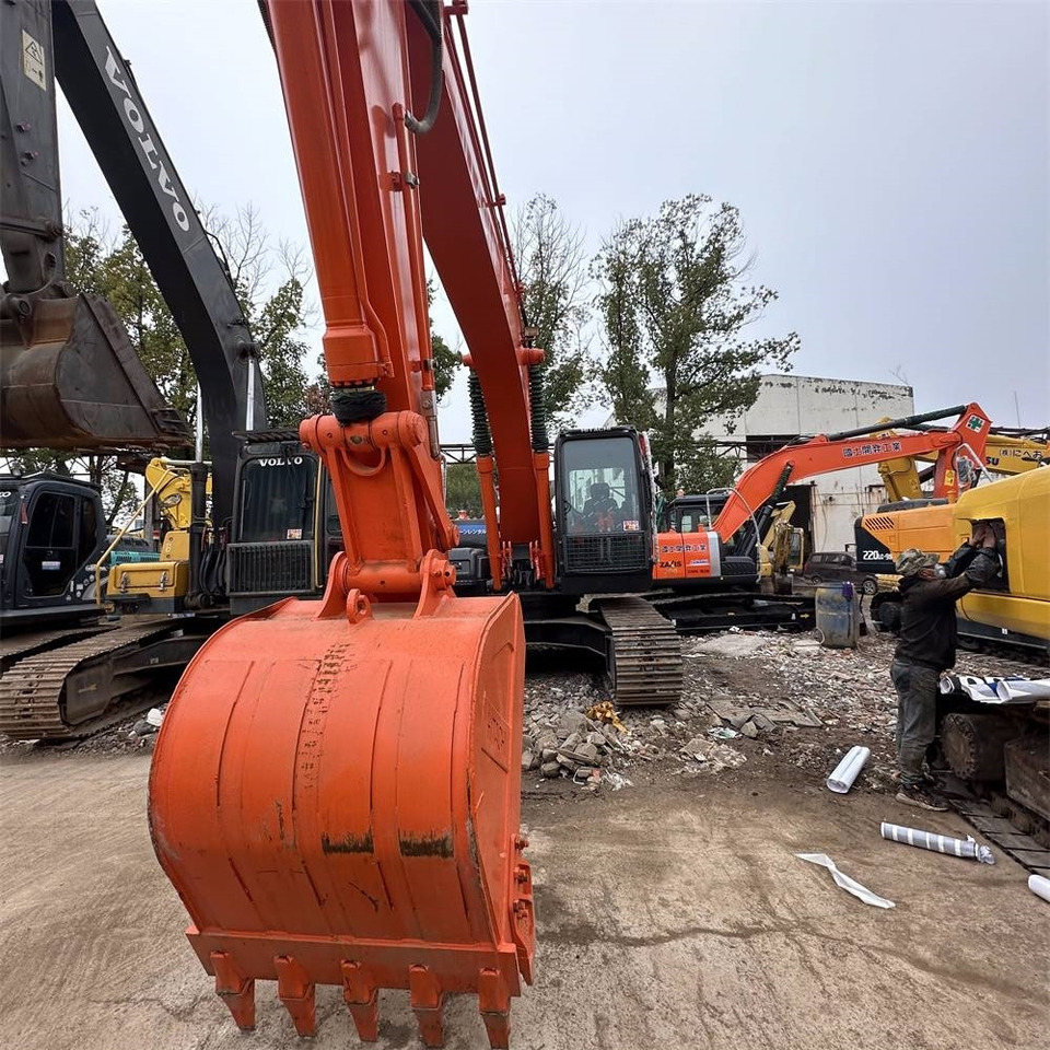 Hitachi ZX 200-3 G - Crawler excavator: picture 4 Hitachi ZX 200-3 G - Crawler excavator: picture 4