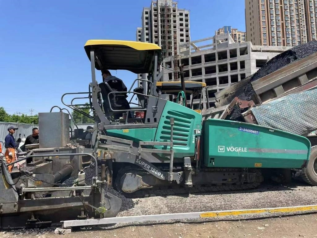 Vögele Super 1880L - Asphalt paver: picture 1 Vögele Super 1880L - Asphalt paver: picture 1