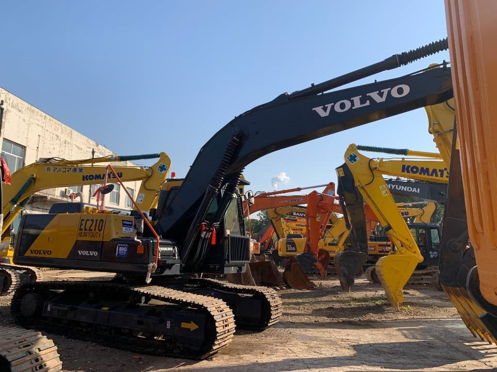 Volvo EC 210 - Crawler excavator: picture 2 Volvo EC 210 - Crawler excavator: picture 2