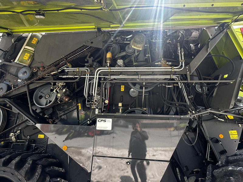 Combine harvester for transportation of food Claas Lexion 770 TT: picture 8 Combine harvester for transportation of food Claas Lexion 770 TT: picture 8