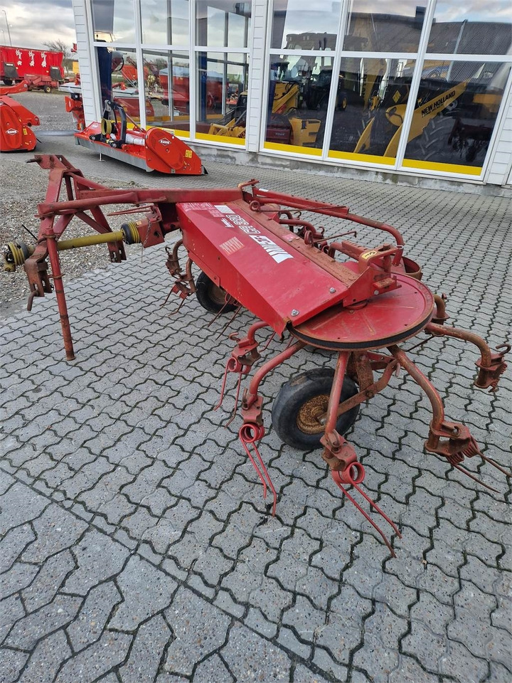 JF CR320 COMBIRIVE - Tedder/ Rake: picture 2 JF CR320 COMBIRIVE - Tedder/ Rake: picture 2