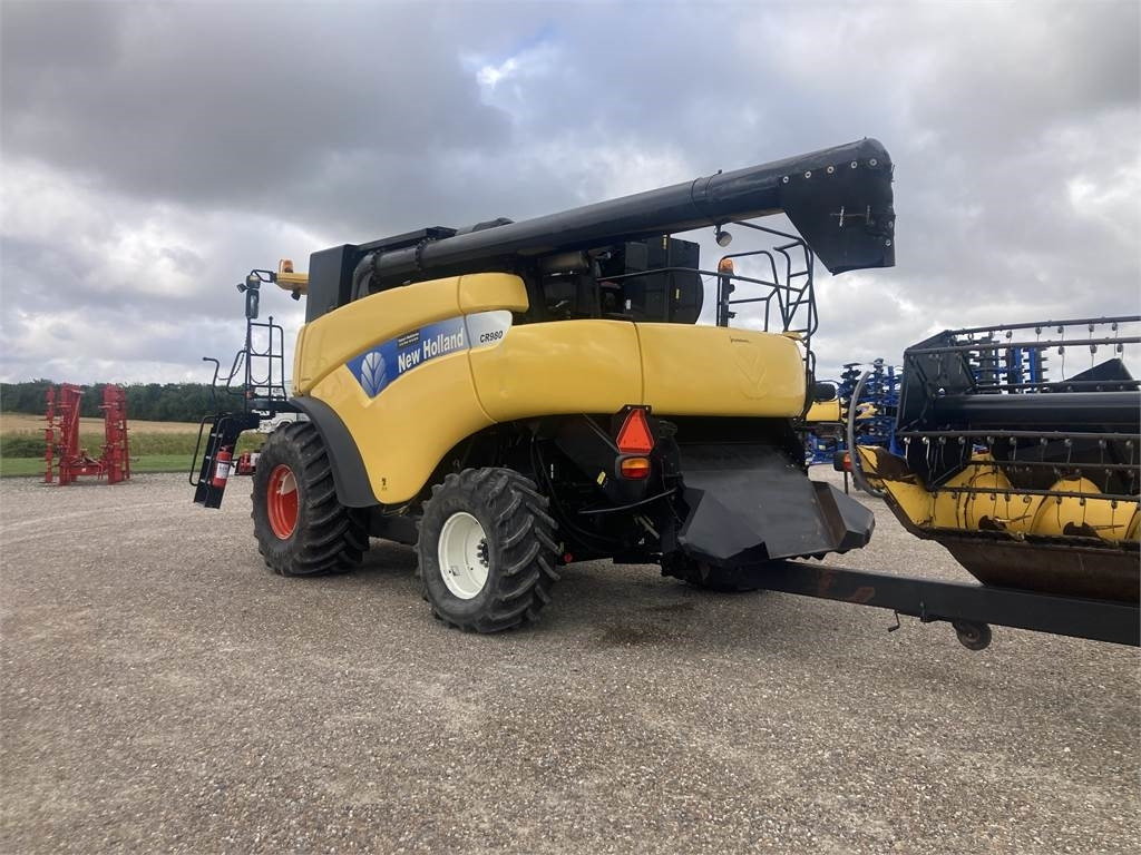 New Holland CR980SLH - Combine harvester: picture 3 New Holland CR980SLH - Combine harvester: picture 3