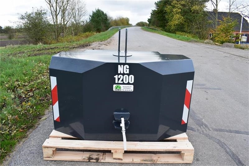 - - - 1200 kilo J-Maskiner - Counterweight for Agricultural machinery: picture 1 - - - 1200 kilo J-Maskiner - Counterweight for Agricultural machinery: picture 1