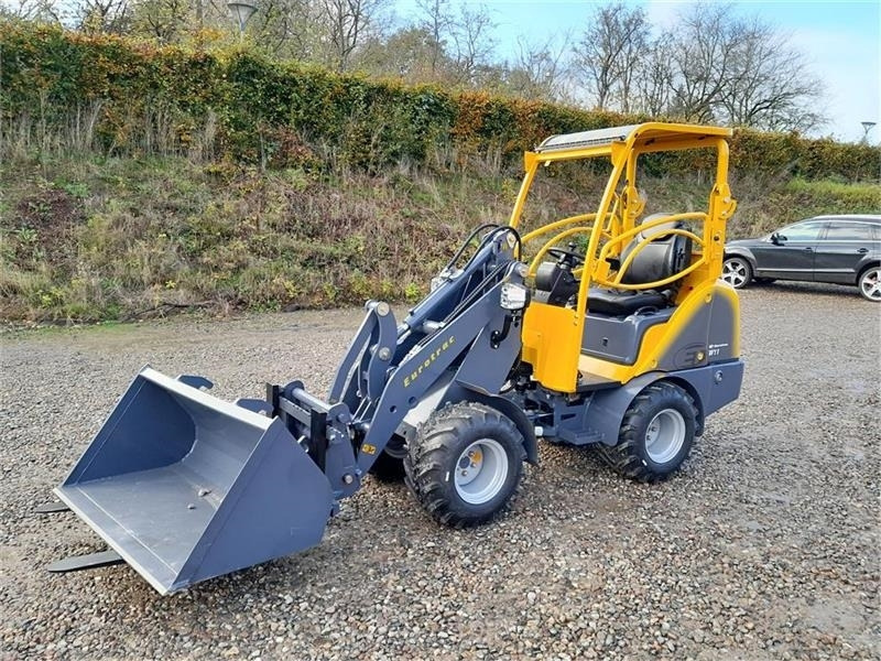Eurotrac W11 - Compact loader: picture 2 Eurotrac W11 - Compact loader: picture 2