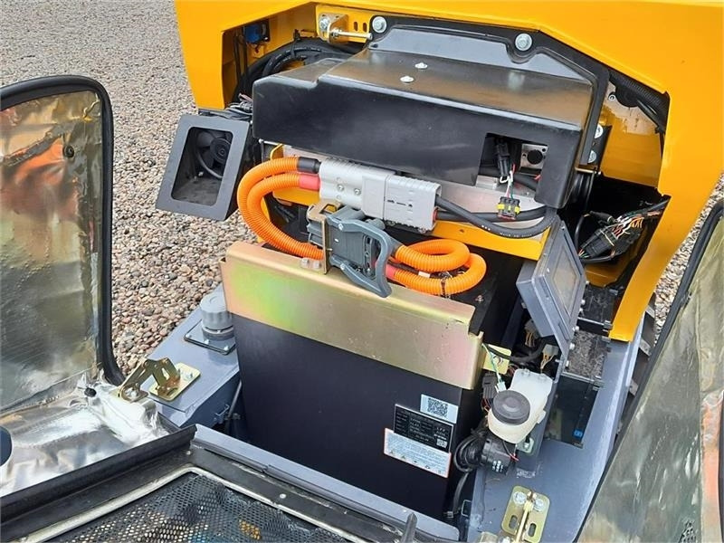 Eurotrac W11 ELEKTRISK - Compact loader: picture 4 Eurotrac W11 ELEKTRISK - Compact loader: picture 4