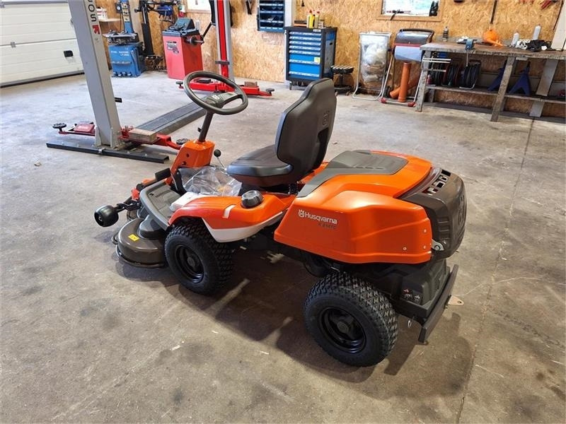Husqvarna Rider R214 TC 103 cm klipper - Municipal tractor: picture 3 Husqvarna Rider R214 TC 103 cm klipper - Municipal tractor: picture 3