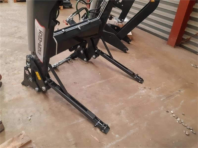 Inter-Tech 1600 - Front loader for tractor: picture 2 Inter-Tech 1600 - Front loader for tractor: picture 2