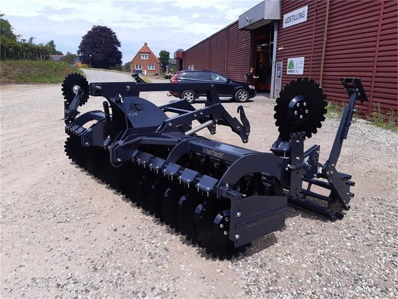 J-Maskiner IT-4000 med hydraulisk lift - Disc harrow: picture 3 J-Maskiner IT-4000 med hydraulisk lift - Disc harrow: picture 3