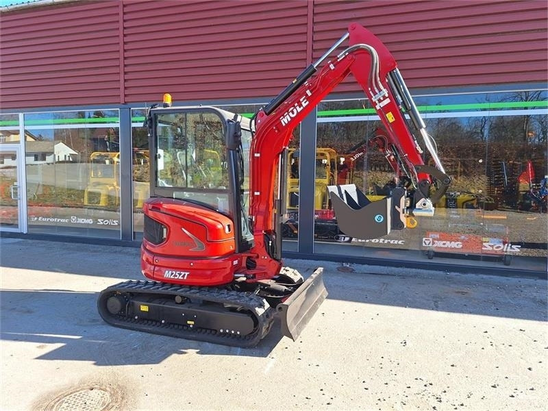 Mole M25 - Mini excavator: picture 1 Mole M25 - Mini excavator: picture 1