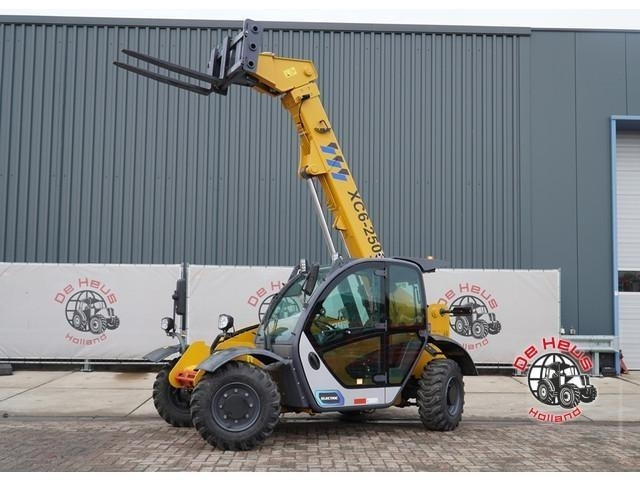 - - - XCMG XC6-2506E - Telescopic handler: picture 1 - - - XCMG XC6-2506E - Telescopic handler: picture 1