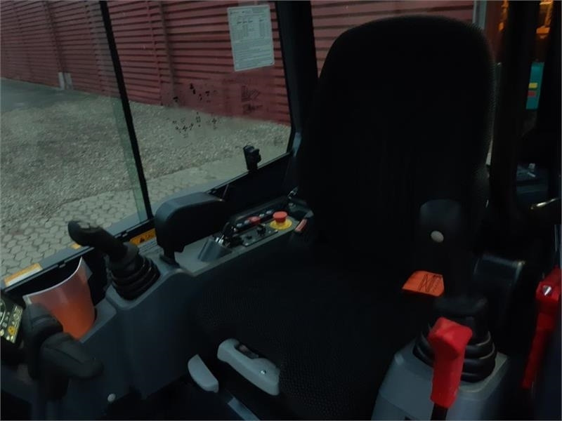 Mini excavator XCMG xe27e: picture 14