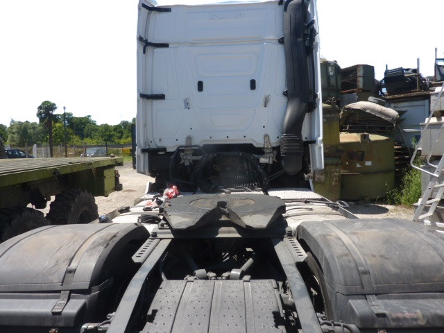 MERCEDES 963-4-A - Tractor unit: picture 5 MERCEDES 963-4-A - Tractor unit: picture 5